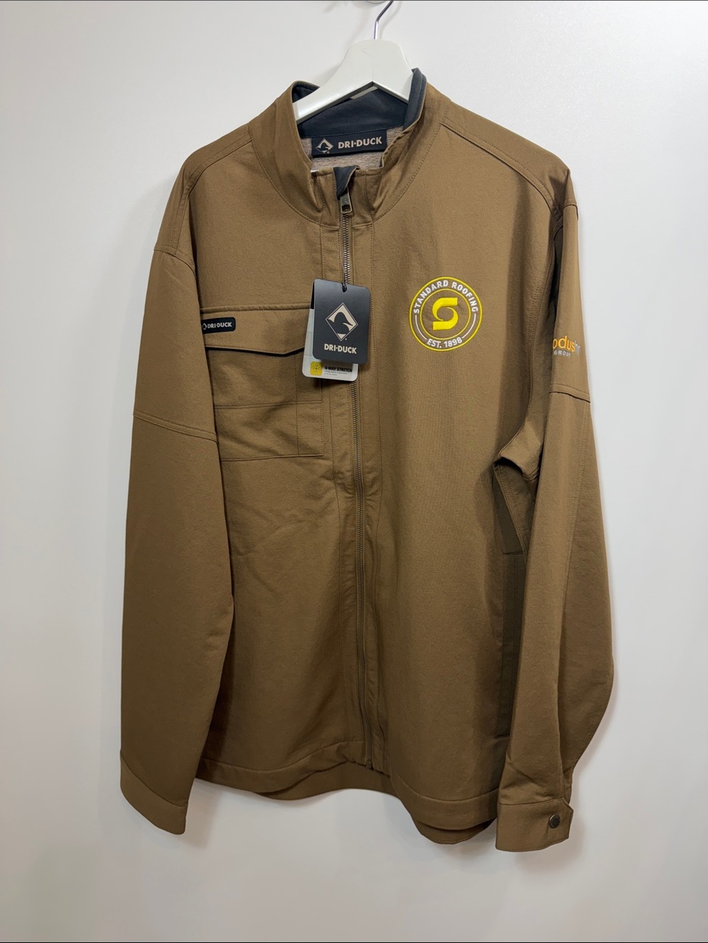 Dri Duck Men’s Ace Woven Stretch brown softshell jacket size XL.NWT.Logo